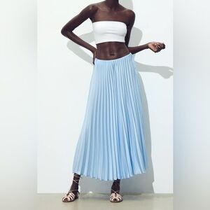 🔥🔥Zara Pleated midi skirt